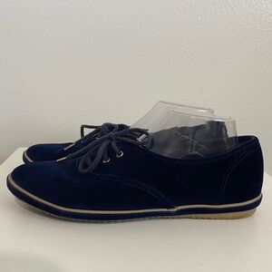 ⭐️ Vintage Grasshoppers
Women's Blue Velvet Lace
Up Tennis Shoes